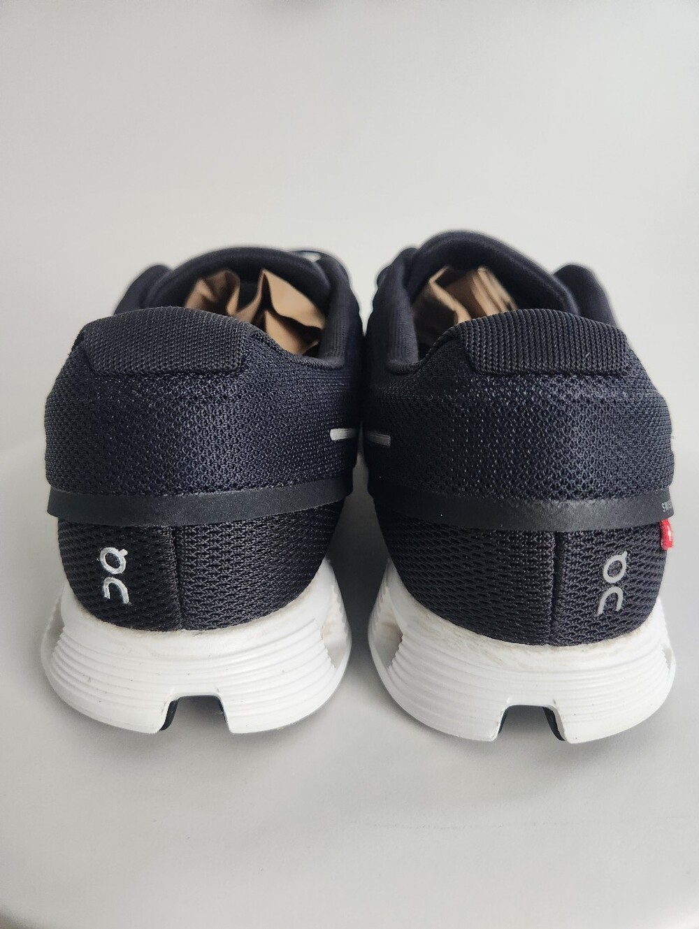 On Running Cloud 5 Women's Sneakers Black/White Size 9 LIKE NEW - Picture 12 of 15